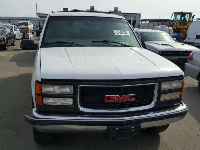 1GKFK16R3XJ700314 - 1999 GMC SUBURBAN K WHITE photo 9