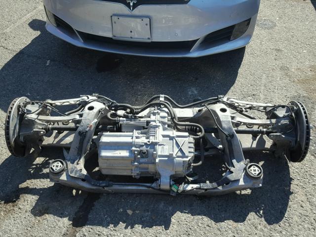 5YJSA1E20HF178882 - 2017 TESLA MODEL S SILVER photo 9