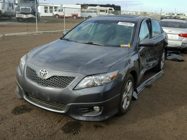 4T1BF3EK0AU073474 - 2010 TOYOTA CAMRY BASE GRAY photo 2