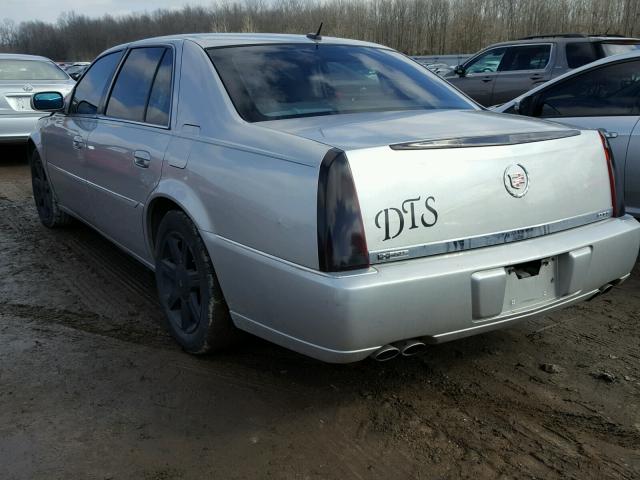 1G6KD57YX6U190156 - 2006 CADILLAC DTS SILVER photo 3