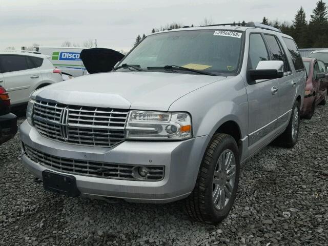 5LMJJ2J57AEJ07812 - 2010 LINCOLN NAVIGATOR 银色 照片 2