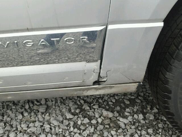 5LMJJ2J57AEJ07812 - 2010 LINCOLN NAVIGATOR 银色 照片 9