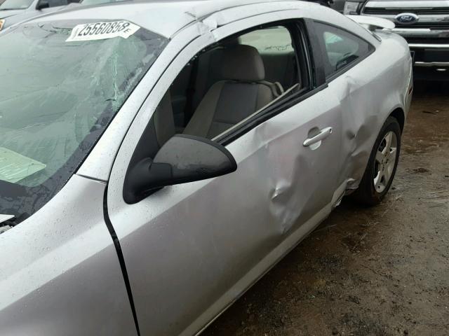 1G1AK15F077227913 - 2007 CHEVROLET COBALT LS SILVER photo 9