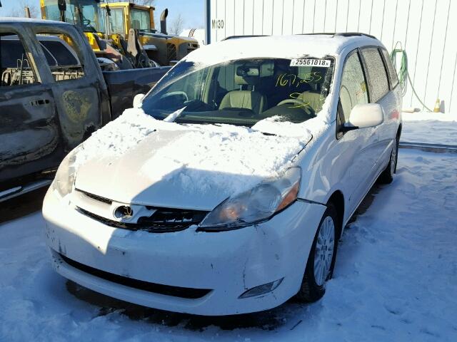 5TDZK22C37S094497 - 2007 TOYOTA SIENNA XLE WHITE photo 2