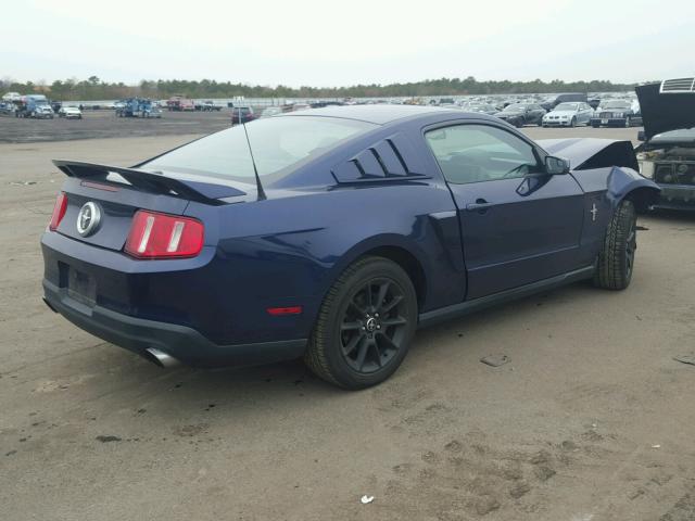 1ZVBP8AM5B5113983 - 2011 FORD MUSTANG BLUE photo 4