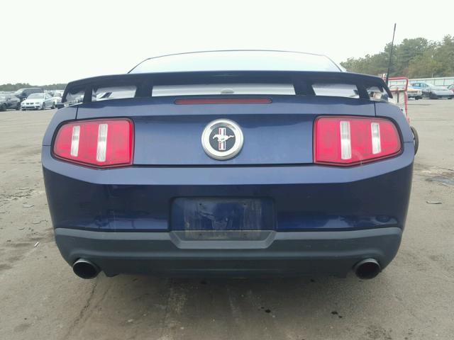 1ZVBP8AM5B5113983 - 2011 FORD MUSTANG BLUE photo 9