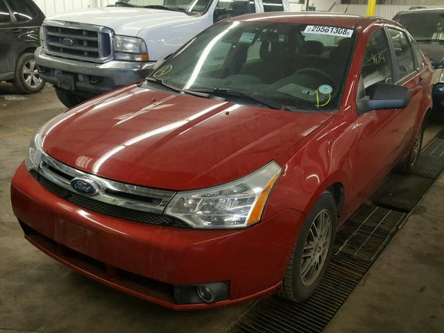 1FAHP3FN4AW291383 - 2010 FORD FOCUS SE RED photo 2