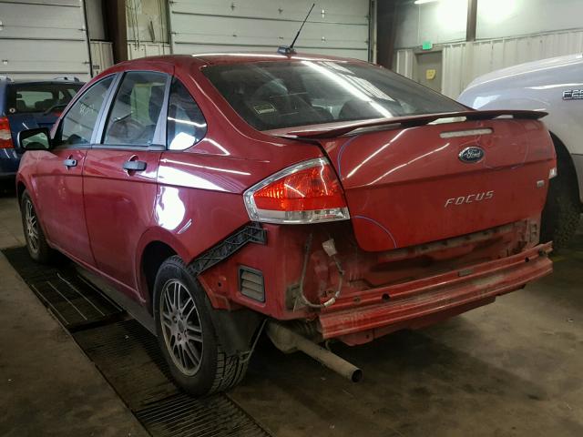 1FAHP3FN4AW291383 - 2010 FORD FOCUS SE RED photo 3