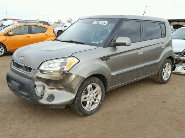 KNDJT2A24A7030201 - 2010 KIA SOUL GRAY photo 2