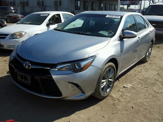 4T1BF1FK6FU483674 - 2015 TOYOTA CAMRY LE GRAY photo 2