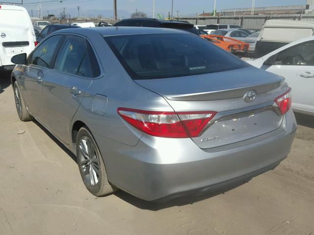 4T1BF1FK6FU483674 - 2015 TOYOTA CAMRY LE GRAY photo 3