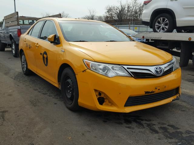 4T1BD1FK1DU068572 - 2013 TOYOTA CAMRY HYBR YELLOW photo 1