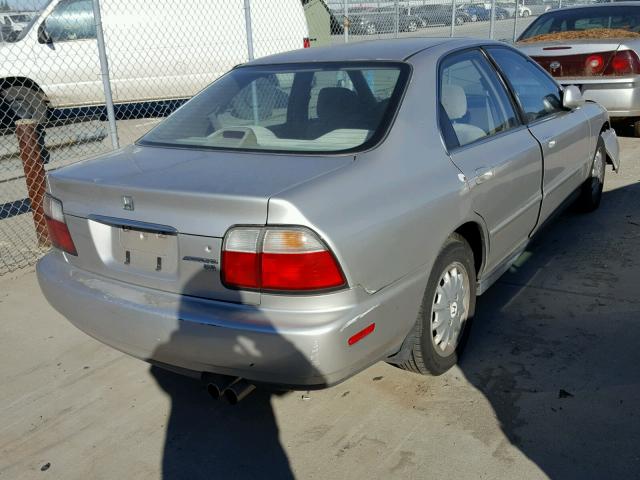 1HGCD5651TA161376 - 1996 HONDA ACCORD EX SILVER photo 4