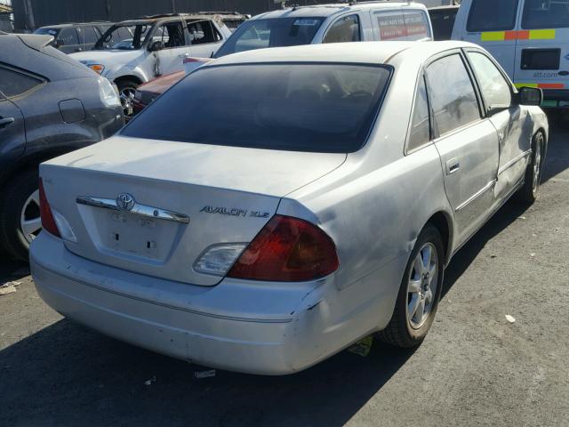 4T1BF28B0YU032651 - 2000 TOYOTA AVALON XL SILVER photo 4