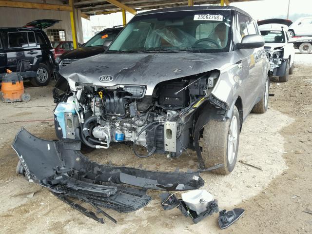 KNDJN2A26G7297066 - 2016 KIA SOUL GRAY photo 2