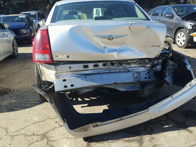 2C3JA43R45H585367 - 2005 CHRYSLER 300 SILVER photo 9