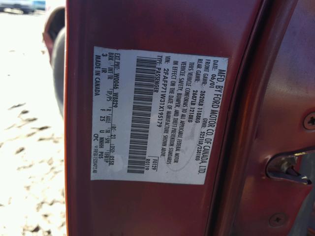 2FAFP71W31X195179 - 2001 FORD CROWN VICT RED photo 10