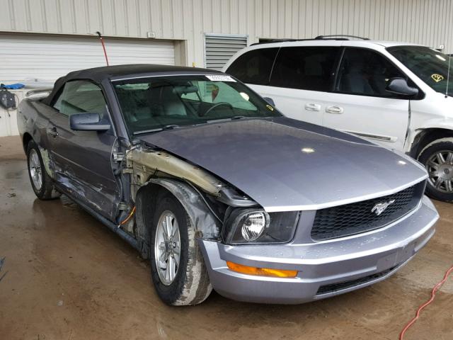 1ZVFT84N865130476 - 2006 FORD MUSTANG SILVER photo 1