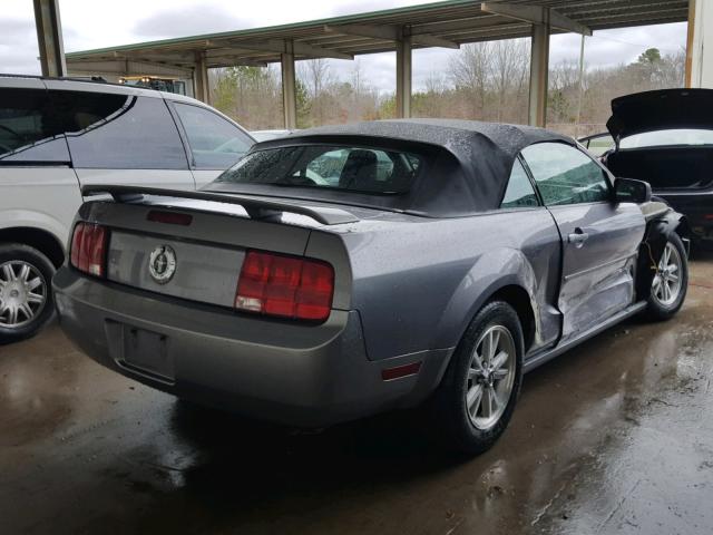 1ZVFT84N865130476 - 2006 FORD MUSTANG SILVER photo 4