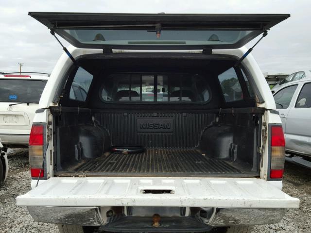 1N6ED27T5YC417398 - 2000 NISSAN FRONTIER C WHITE photo 9