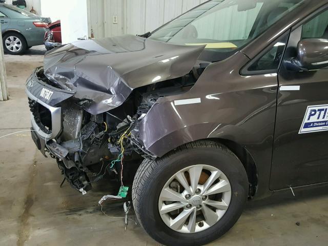 KNDMB5C12F6067587 - 2015 KIA SEDONA LX CHARCOAL photo 9