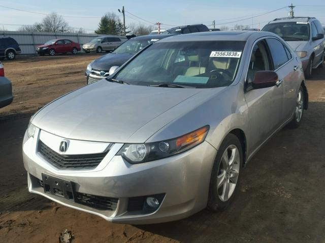 JH4CU2F60AC016741 - 2010 ACURA TSX SILVER photo 2