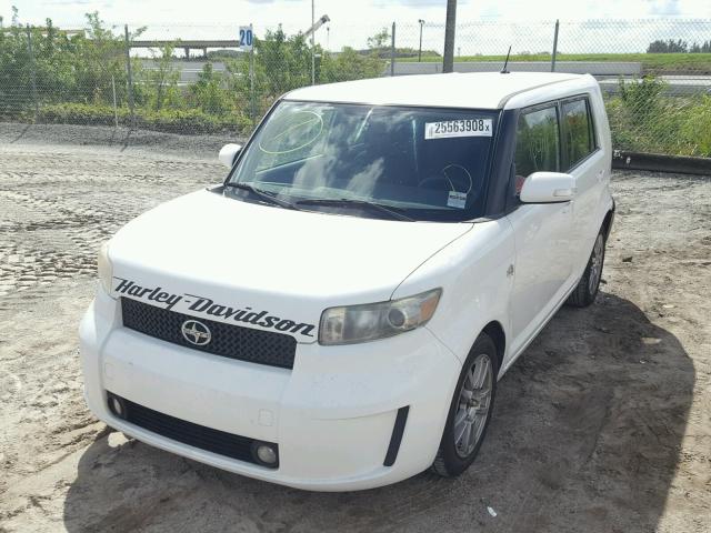 JTLKE50E781016533 - 2008 TOYOTA SCION XB WHITE photo 2