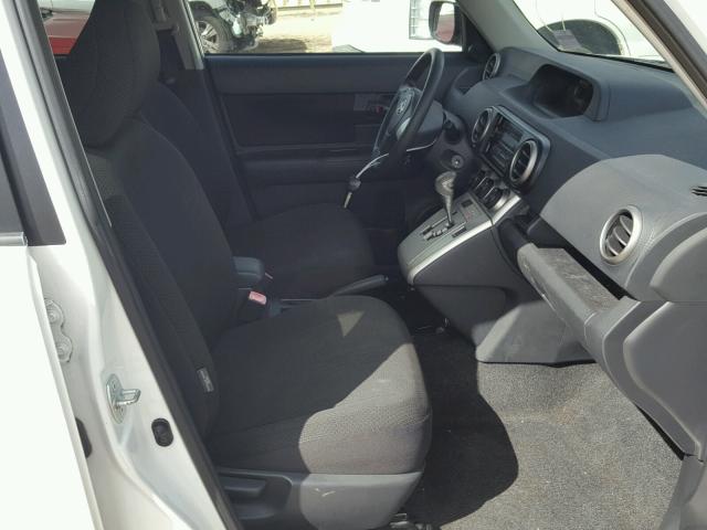 JTLKE50E781016533 - 2008 TOYOTA SCION XB 白色 照片 5