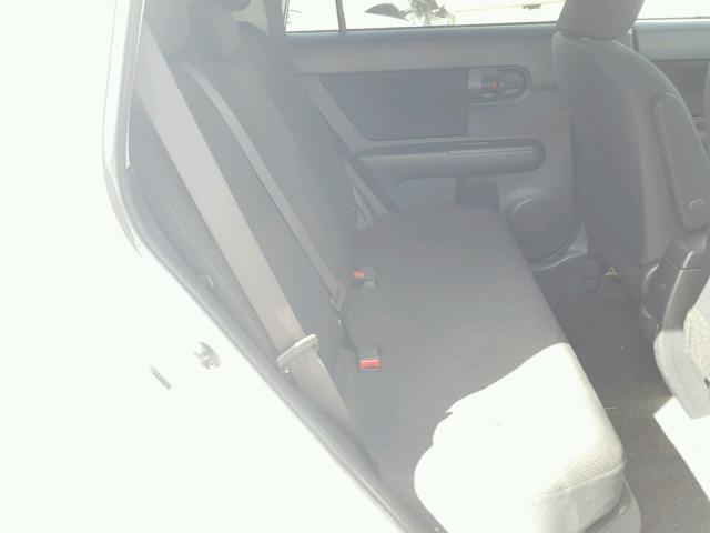 JTLKE50E781016533 - 2008 TOYOTA SCION XB WHITE photo 6