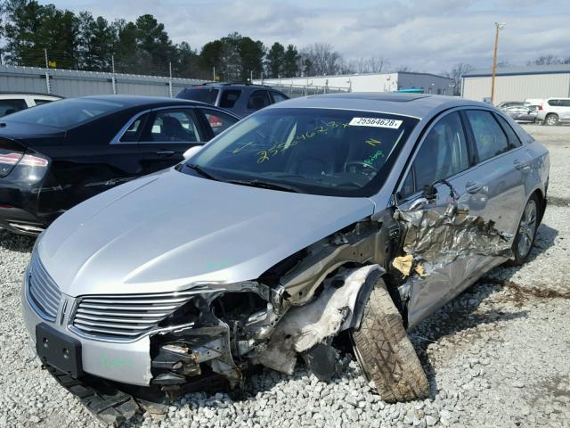 3LN6L2J90ER826229 - 2014 LINCOLN MKZ SILVER photo 2