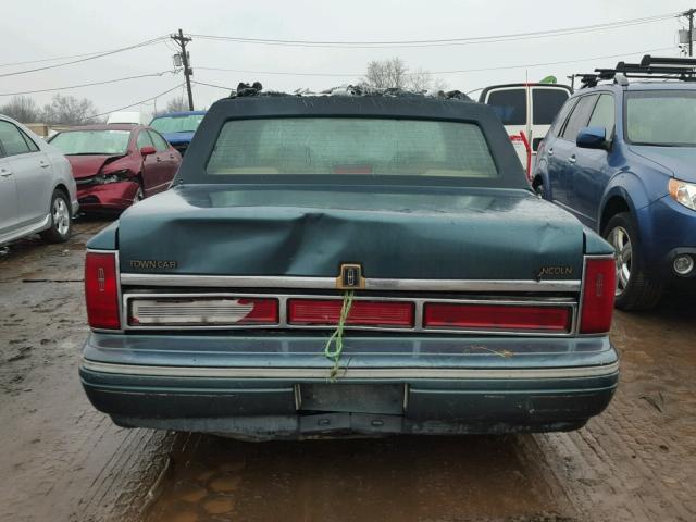 1LNLM82W2SY678976 - 1995 LINCOLN TOWN CAR S GREEN photo 9