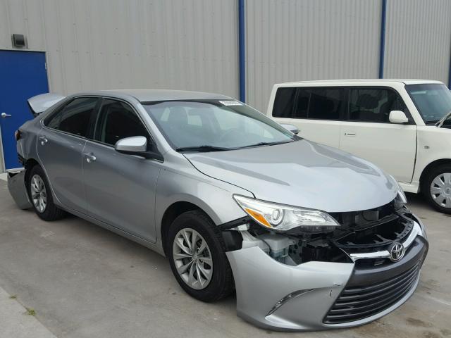 4T1BF1FKXFU018055 - 2015 TOYOTA CAMRY LE SILVER photo 1