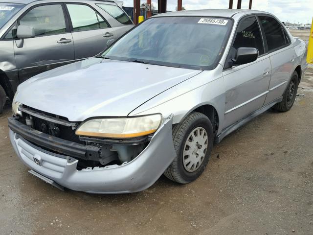 1HGCF86692A065403 - 2002 HONDA ACCORD VAL SILVER photo 2