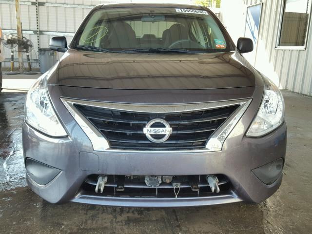 3N1CN7AP7FL931354 - 2015 NISSAN VERSA S GRAY photo 9