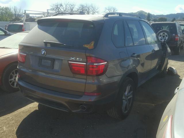 5UXZW0C55BL371393 - 2011 BMW X5 XDRIVE3 BROWN photo 4