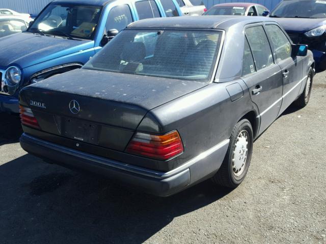 WDBEA30D7NB579506 - 1992 MERCEDES-BENZ 300 E CHARCOAL photo 4