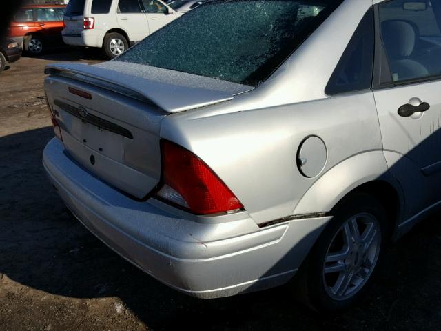 1FAFP34361W222011 - 2001 FORD FOCUS SE SILVER photo 9