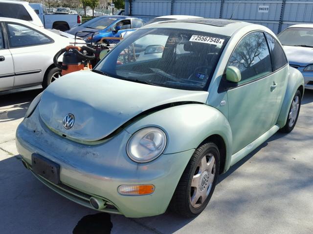 3VWCC21C9YM455735 - 2000 VOLKSWAGEN NEW BEETLE 绿色 照片 2