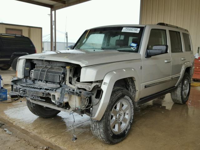 1J8HG58246C364228 - 2006 JEEP COMMANDER SILVER photo 2