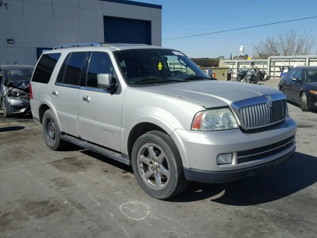 5LMFU275X6LJ23686 - 2006 LINCOLN NAVIGATOR SILVER photo 1