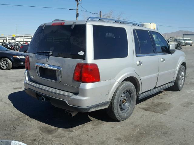 5LMFU275X6LJ23686 - 2006 LINCOLN NAVIGATOR SILVER photo 4