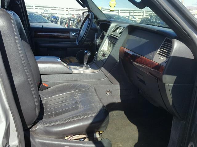 5LMFU275X6LJ23686 - 2006 LINCOLN NAVIGATOR SILVER photo 5