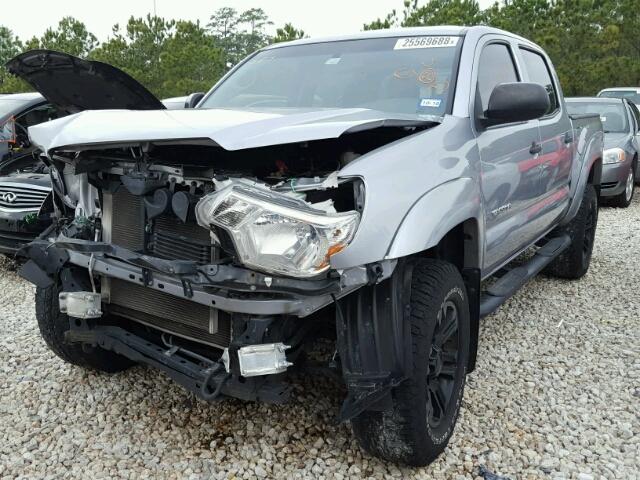 3TMJU4GN7FM178866 - 2015 TOYOTA TACOMA DOU SILVER photo 2