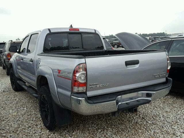 3TMJU4GN7FM178866 - 2015 TOYOTA TACOMA DOU SILVER photo 3