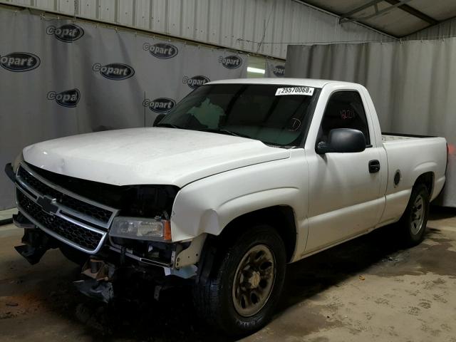 1GCEC14X07Z104357 - 2007 CHEVROLET SILVERADO WHITE photo 2