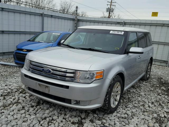 2FMGK5CC5BBD32508 - 2011 FORD FLEX SEL SILVER photo 2