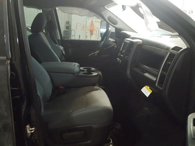 3C63RRGL4HG697470 - 2017 RAM 3500 ST BLACK photo 5