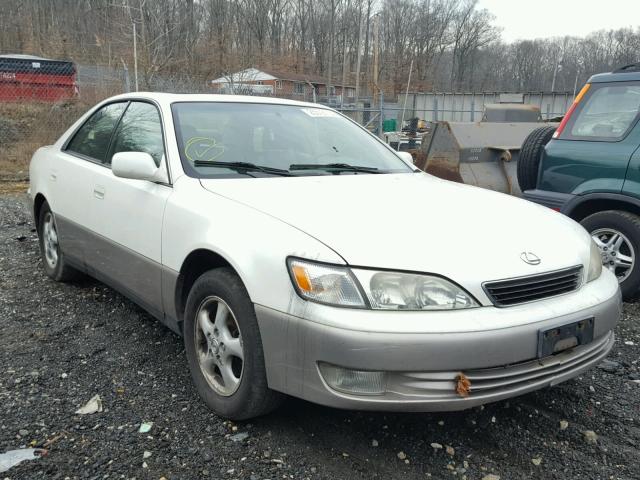 JT8BF22G3V0022660 - 1997 LEXUS ES 300 WHITE photo 1