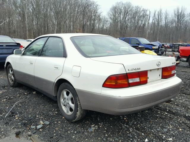 JT8BF22G3V0022660 - 1997 LEXUS ES 300 WHITE photo 3