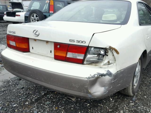 JT8BF22G3V0022660 - 1997 LEXUS ES 300 WHITE photo 9